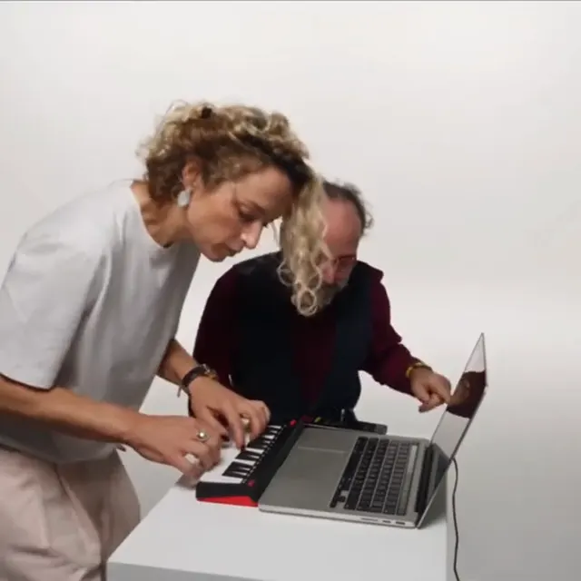 Who is who in the Alors On Danse clip